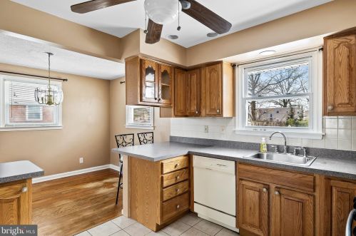 121 Chestnut St, West Deptford NJ  08051-1403 exterior