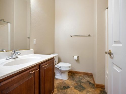 2431 Emerald Lake Ln, Elk Grove CA  95758-3608 exterior