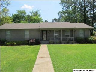 10115 Cahaba Dr, Huntsville, AL 35803-1401