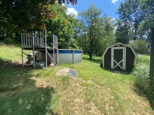 705 Churchill Ave, Pittsburgh PA  15235-4140 exterior