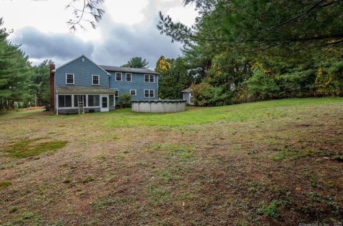 15 Independence Ln, North Haven CT  06473-1517 exterior