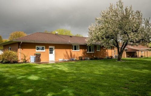 1049 Wilhelm Rd, Hermitage PA  16148-3746 exterior