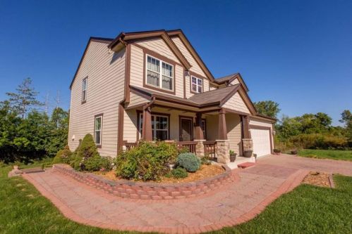 6828 Magnolia Ct, Greendale WI  53129-1154 exterior