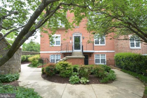 3800 Porter St, Washington, DC 20016-2946
