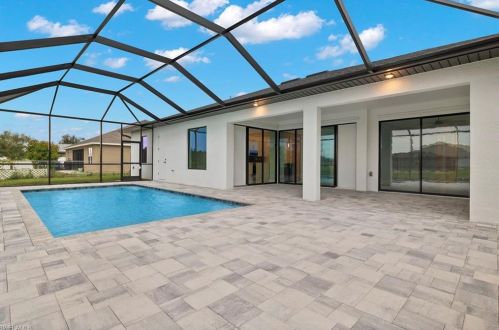 3723 1st Ter, Cape Coral, FL 33991-7645