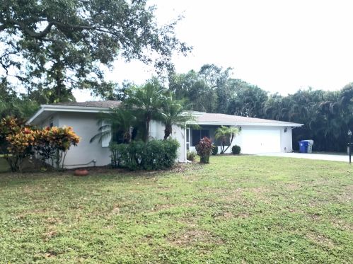 1026 21st Ct, Vero Beach, FL 32960-3927