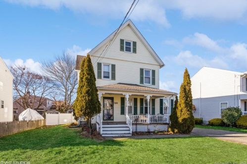 2011 Broadbridge Ave, Stratford CT  06614-4770 exterior