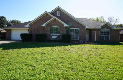 110 Whippoorwill Ln, Whitehouse, TX 75791-3202