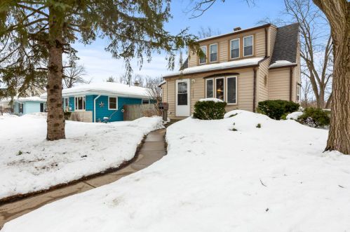 1925 Brad St, Waukesha, WI 53188-2827