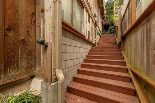 1104 Austin Ave, Del Monte Park CA  93950-5402 exterior