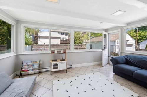 5 Van Buren Cir, Stamford CT  06906-2421 exterior