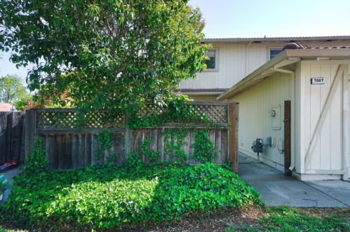 7007 Locust Ct, Pleasanton, CA 94568-1259