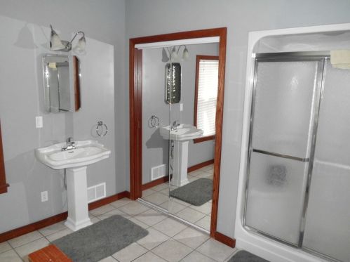 395 Wilson St, Hermitage PA  16146-1520 exterior