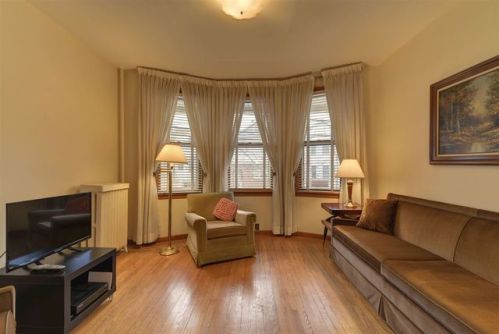 21 17th St, Bayonne, NJ 07002-4420