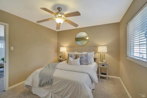 1642 Yardley St, Santa Rosa CA 95403-2390 exterior