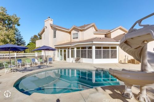 15414 Cuda Dr, Bakersfield CA  93307-9279 exterior