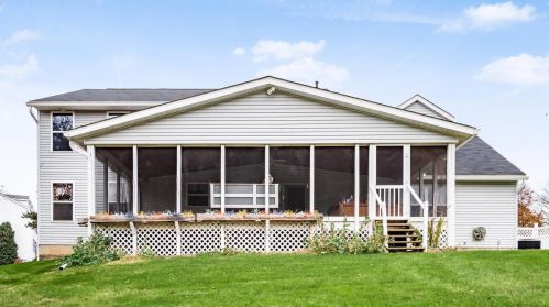 550 Spring Valley Dr, Zanesville OH  43701-0805 exterior