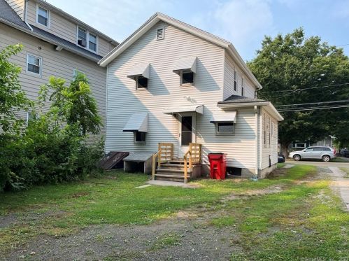 13 Christian St, Wallingford CT 06492-3604 exterior