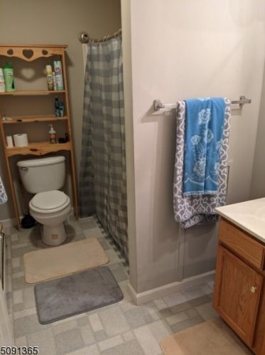 8 Glory Ln, Wantage NJ  07461-3233 exterior