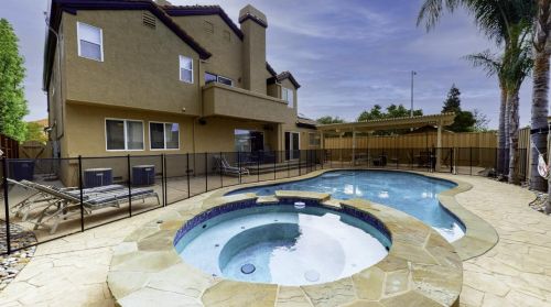 15595 La Jolla Dr, Morgan Hill, CA 95037-5676