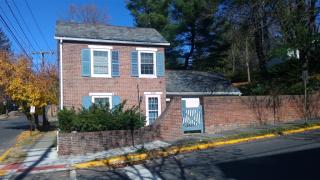 722 Thomas St, Stroudsburg PA  18360-2109 exterior