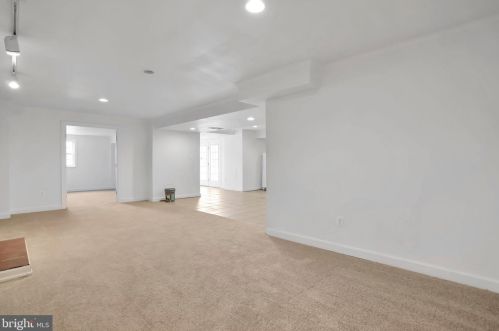 20 Cool Springs Ln, Charles Town WV  25414-4647 exterior