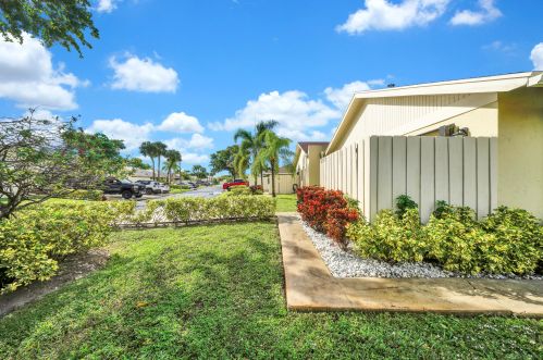 237 1st Cir, Boynton Beach, FL 33435-7261