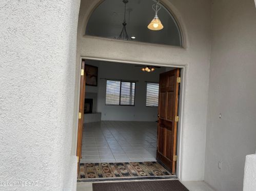 6481 Silverbell Rd, Tucson, AZ 85743-9598
