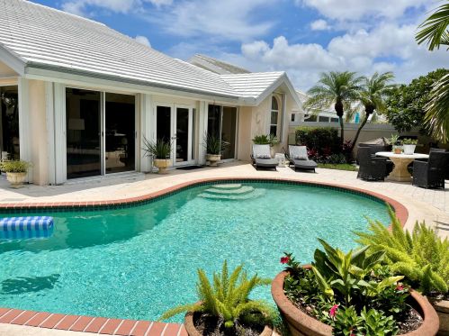 1435 Wilderness Rd, West Palm Beach, FL 33409-2066