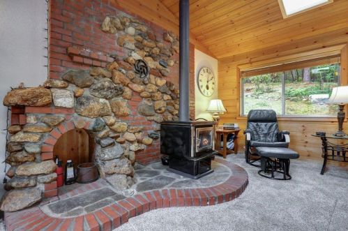 105 Glory Hole Rd, North San Juan, CA 95960-9613