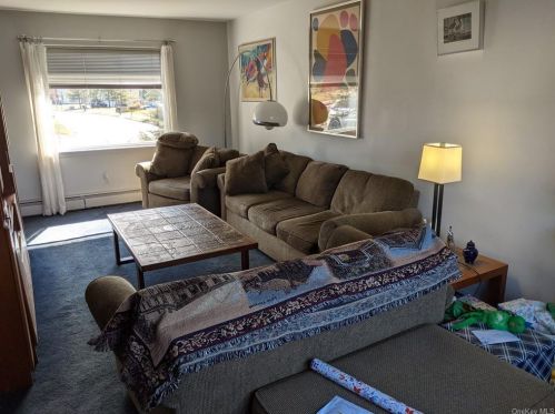 5 Capital Dr, Washingtonville NY  10992-1301 exterior