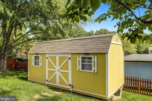 13461 Princedale Dr, Woodbridge VA  22193-3865 exterior