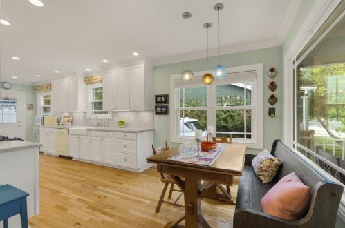 1077 Parkinson Ct, San Jose, CA 95126-4827