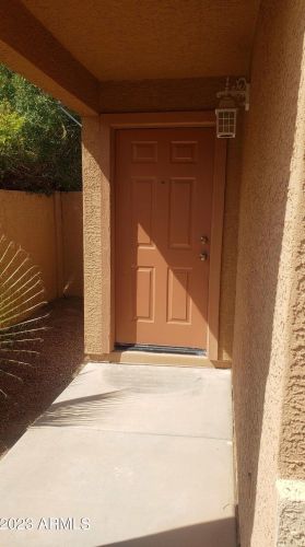 588 Amber Ct, Chandler, AZ 85225-8238