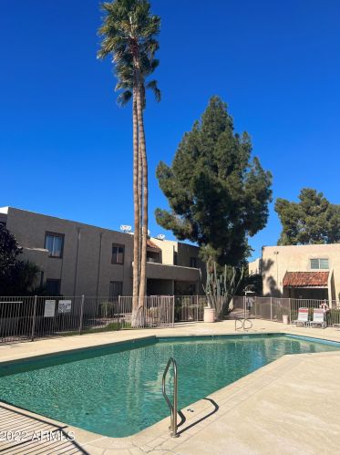 3314 68th St, Scottsdale AZ 85251-6207 exterior