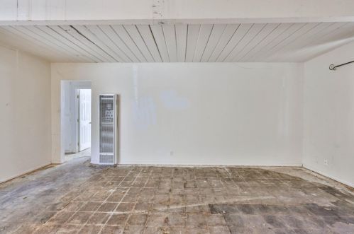 6634 Radio Dr, San Diego CA  92114-1611 exterior