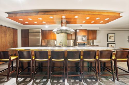 401 1st St, Minneapolis MN 55401-2518 exterior