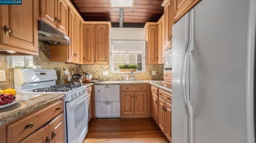 1554 Mariposa St, Richmond, CA 94804-5016