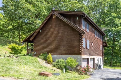 138 Short Dr, Clinton, PA 15026-9762