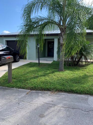 2 Las Olas Ln, Port Saint Lucie FL  34952-8511 exterior