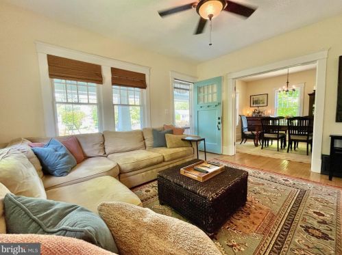 21 Loudoun St, Lovettsville VA  20180-8513 exterior