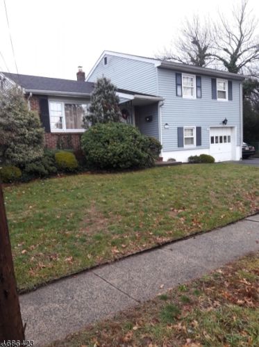 898 Lake Ave, Rahway, NJ 07065-1605