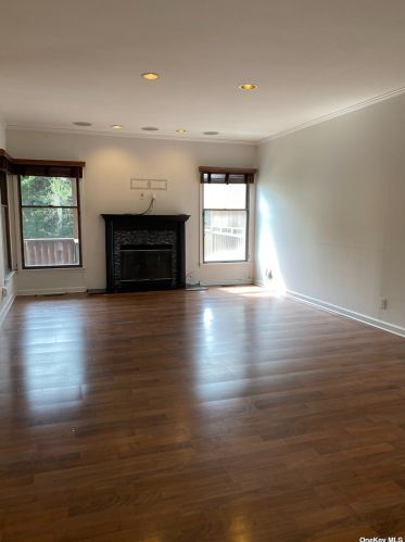 41 Hunt Dr, Muttontown NY  11753-1153 exterior