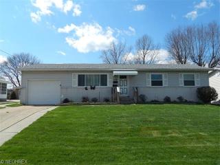 112 Sunrise Blvd, Mogadore, OH 44260-1311