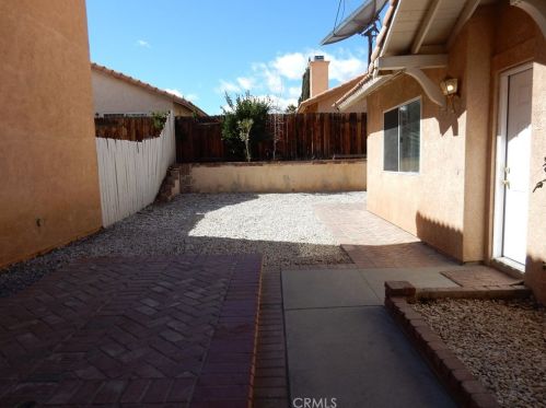 12330 Rainwood Ln, Victorville, CA 92395-9114