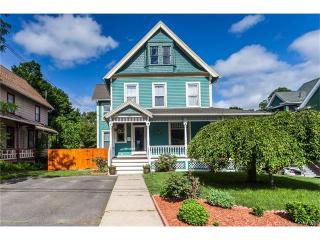 225 Summer St, Bristol, CT 06010-5016