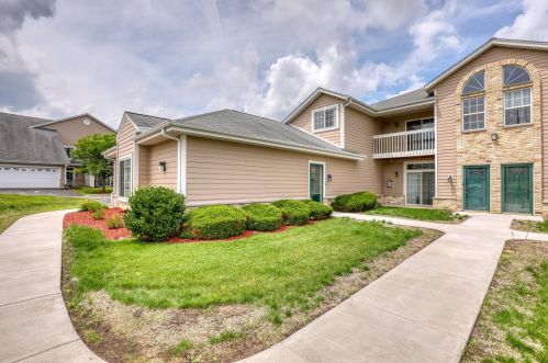 1030 River Place Blvd, Waukesha WI  53189-7868 exterior