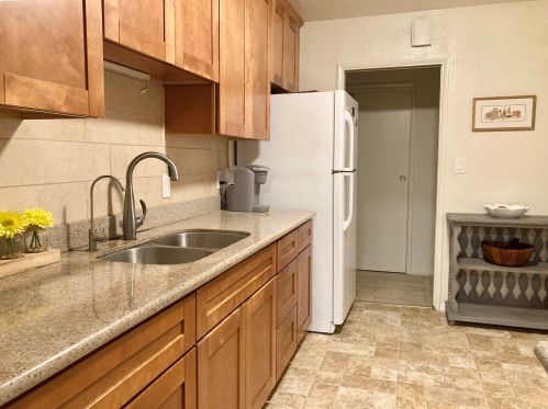 209 Gloria St, Hayward, CA 94544-3403