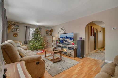 257 Mckinley Ave, Brackett WI  54742-9637 exterior
