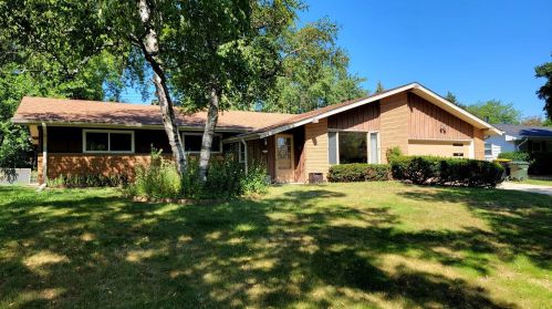 2817 122nd St, Milwaukee, WI 53222-4014